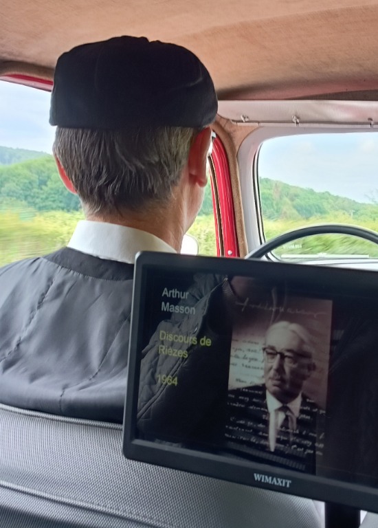 Découvrez la région autrement…à bord d’une Citroën Traction ! 