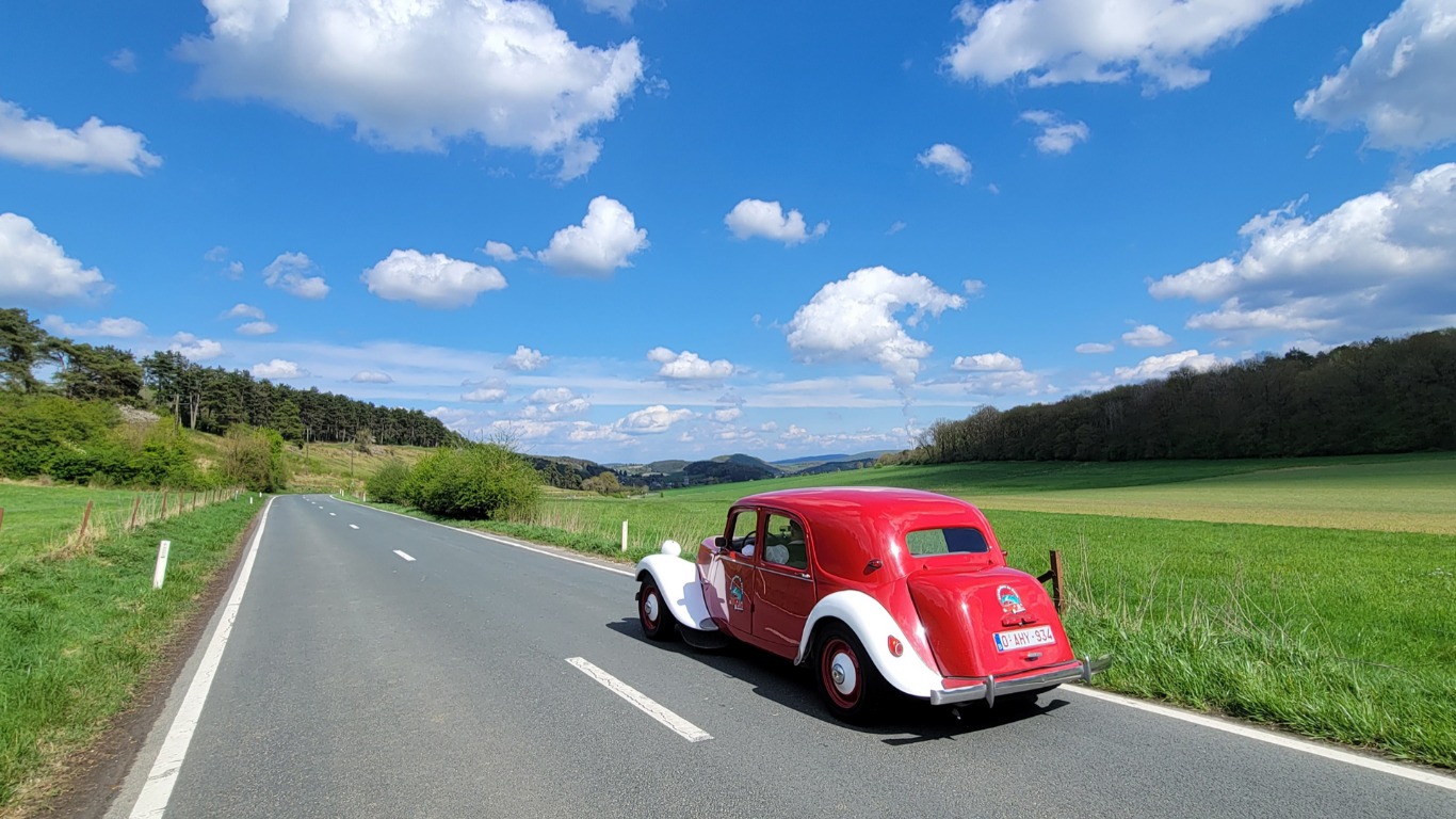 Découvrez la région autrement…à bord d’une Citroën Traction ! 