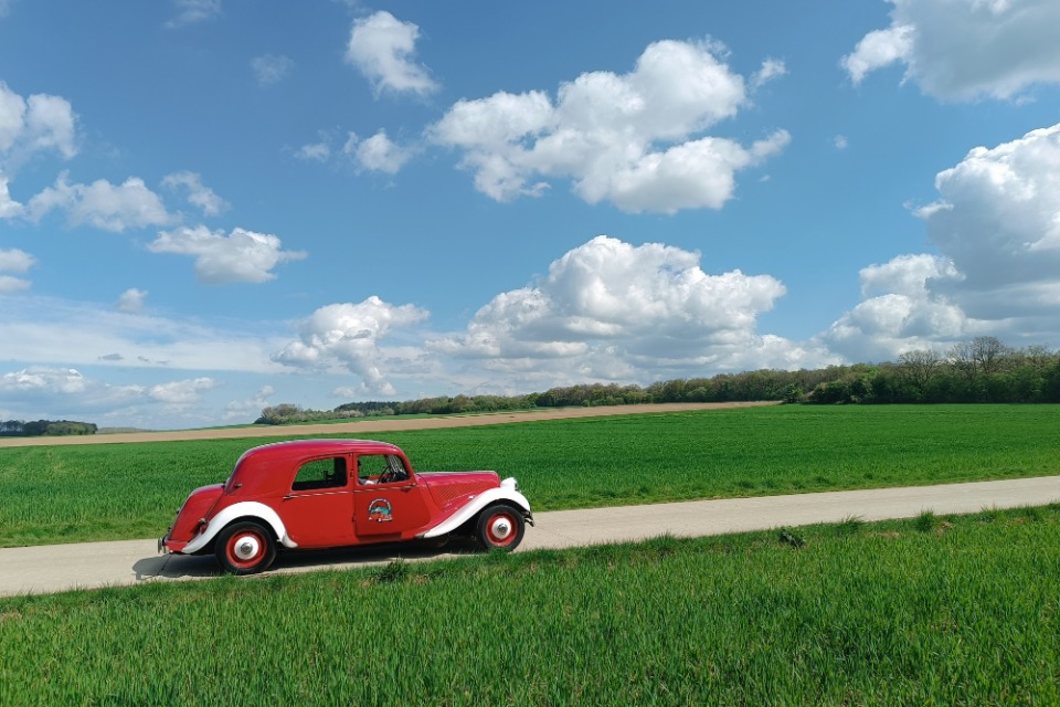 Découvrez la région autrement…à bord d’une Citroën Traction ! 