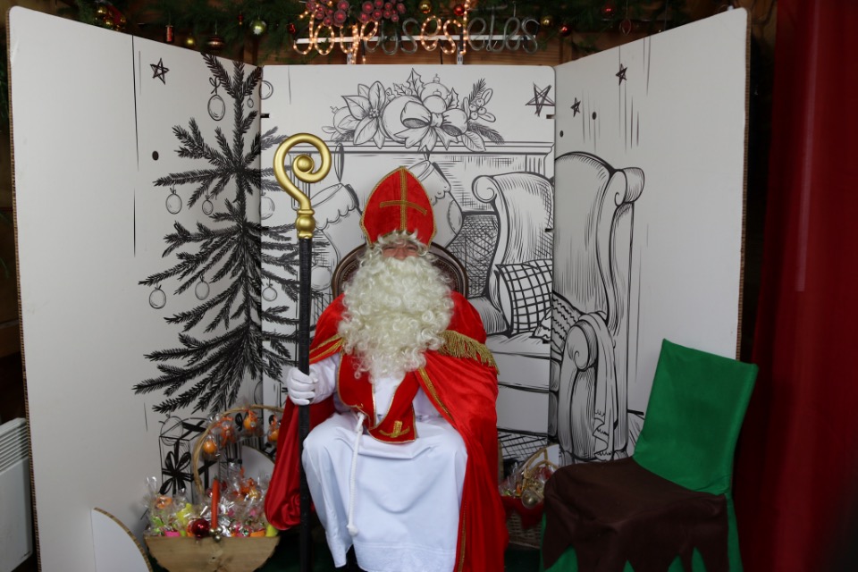 St Nicolas Chez les Nutons 